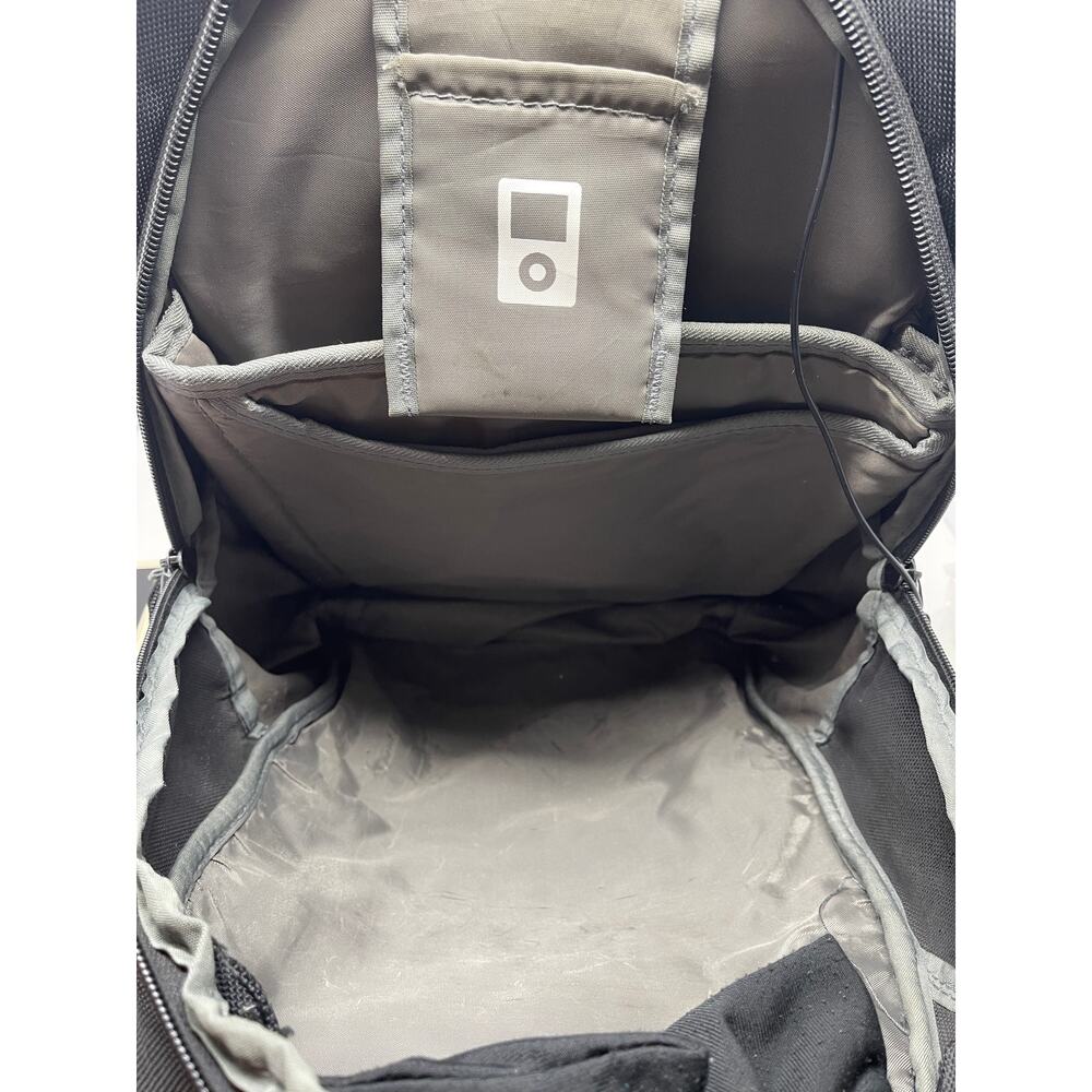 Targus 15" Revolution Checkpoint-Friendly Audio Notebook Backpack - Picture 11 of 12